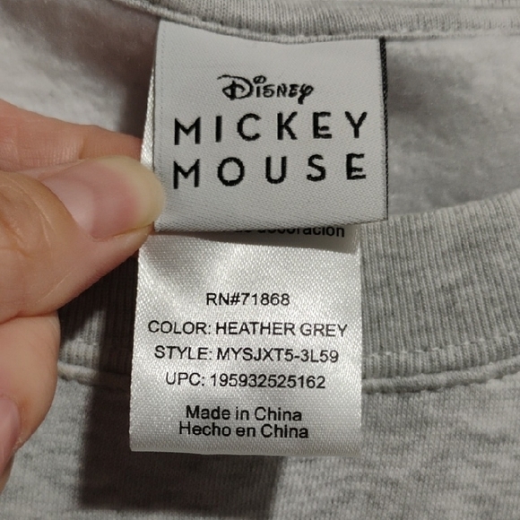 SALE! NWOT Disney Gray Mickey Mouse Los Angeles California Crewneck Sweater Sz.M - Picture 4 of 7